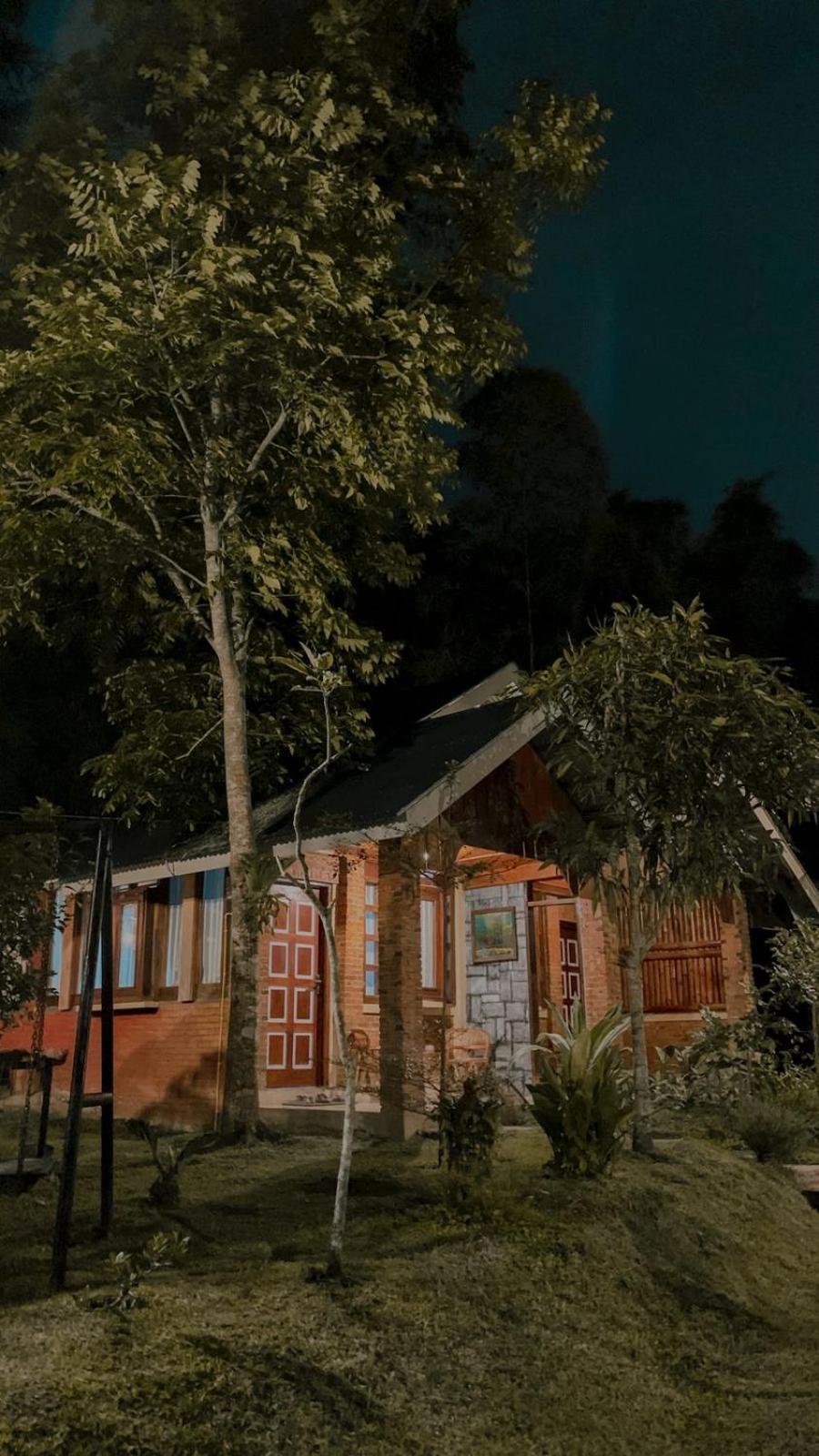 Canyon Jungle Stay Bukittinggi Room photo